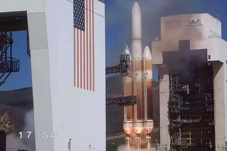 จรวด Delta IV Heavy อันทรงพลังเปิดตัวดาวเทียมสอดแนมสหรัฐ